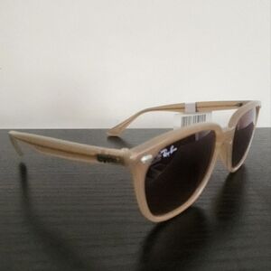 Ray-Ban Light Brown Sunglasses Unisex Polycarbonate . NO CASE